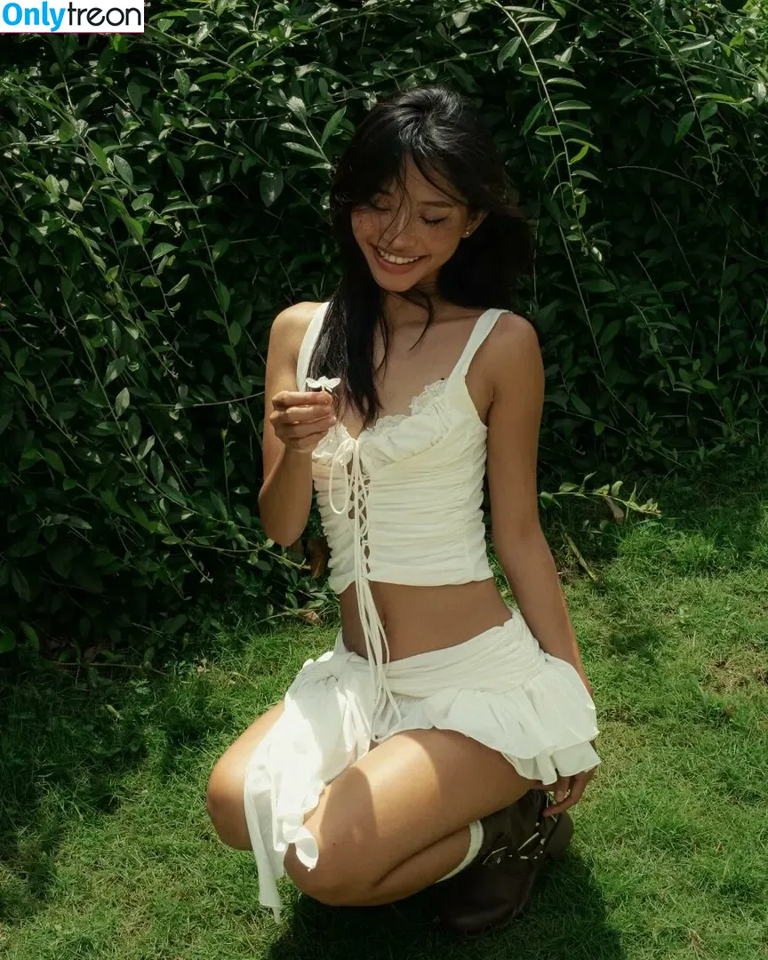 aimee005g nude photo #0036 (aimée)
