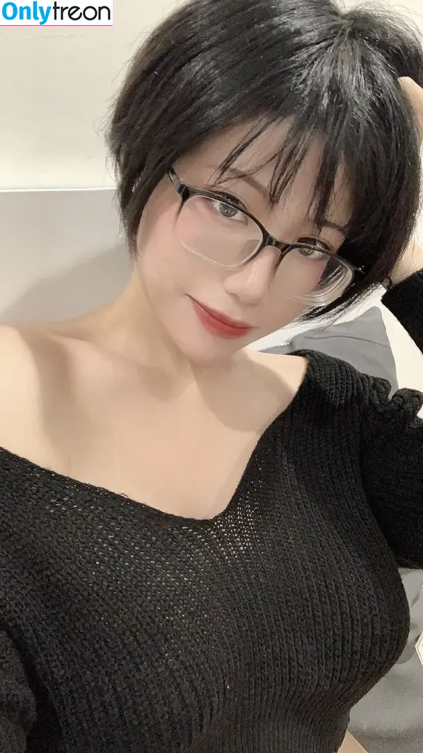 Ain Nguyen nude photo #0125 (ainnguyen / i_aint_nguyen / iaintnguyen)