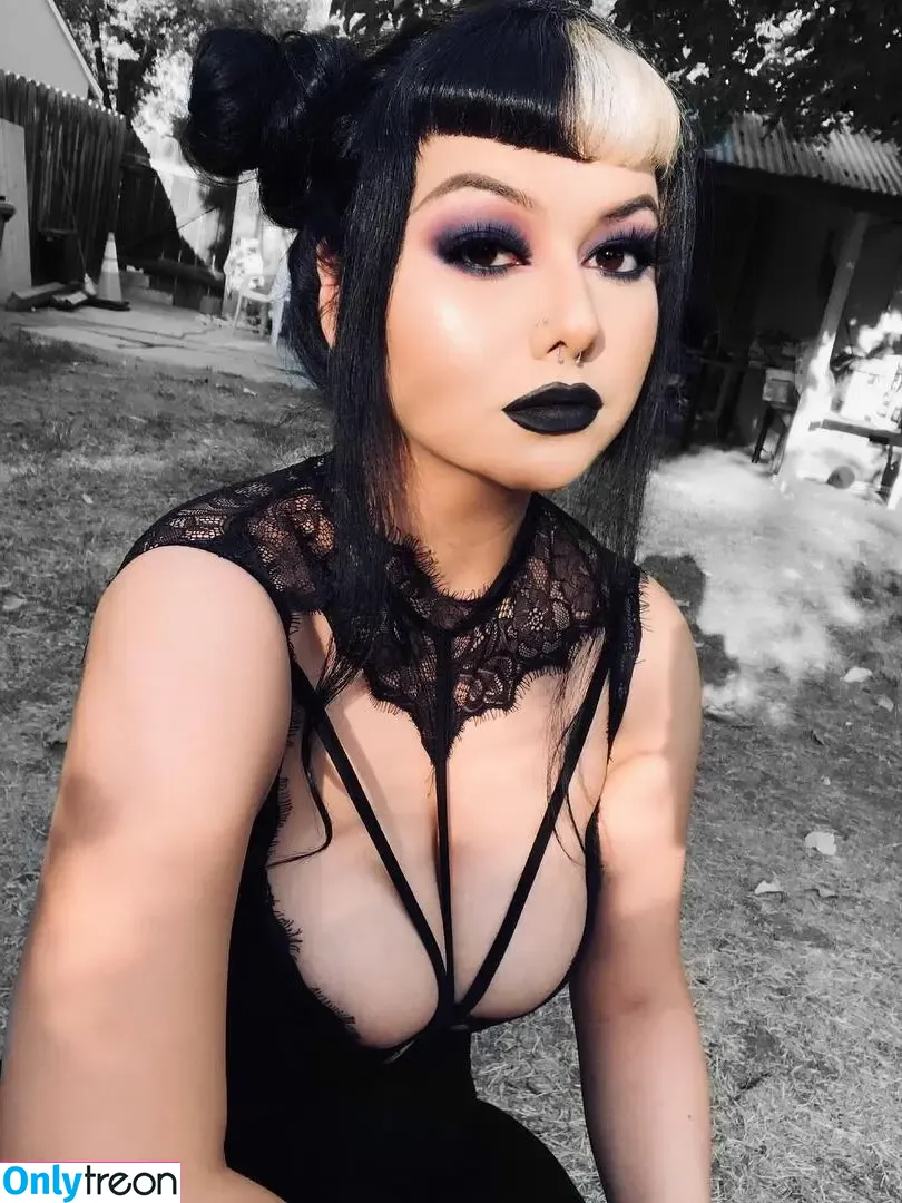 airiamoxo nude photo #0020 (Lady Vampira)