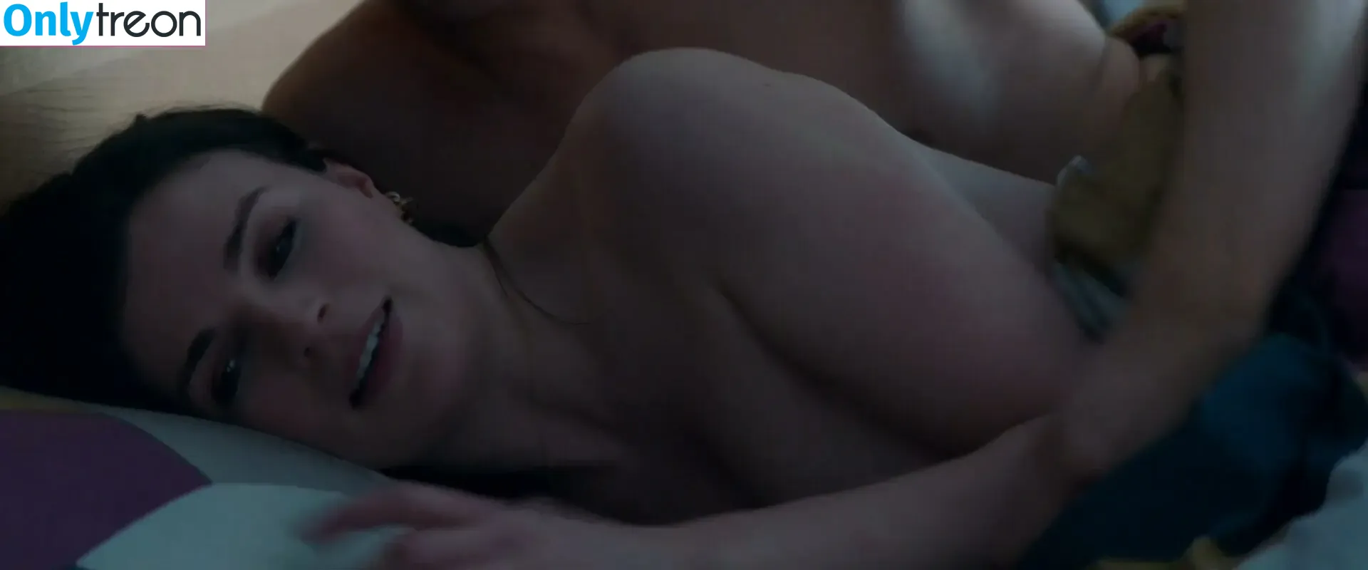 Aisling Bea nude photo #0136 (baby_aisling / weemissbea)