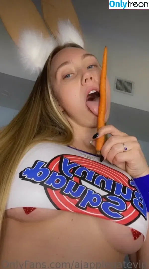 AJ Applegate nude photo #1903 (AJsApplebooty / ajapplegatelive / realajapplegate)