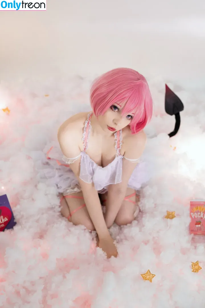 Akariia Cosplay nude photo #0001 (akariia_cosplay)