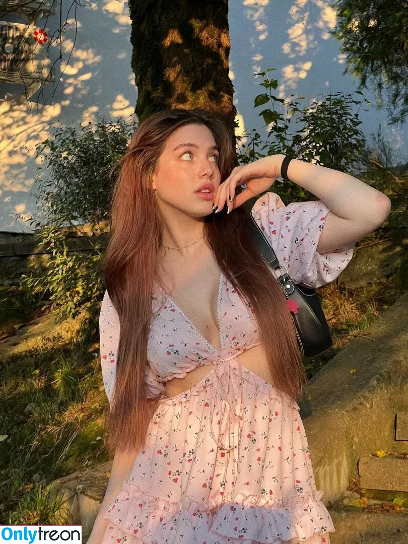 akyuliych nude photo #0017 (anna.utka22)