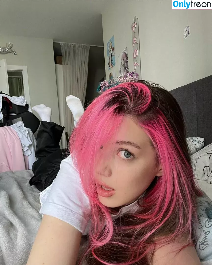 akyuliych nude photo #0066 (anna.utka22)