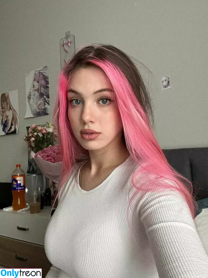 akyuliych nude photo #0068 (anna.utka22)