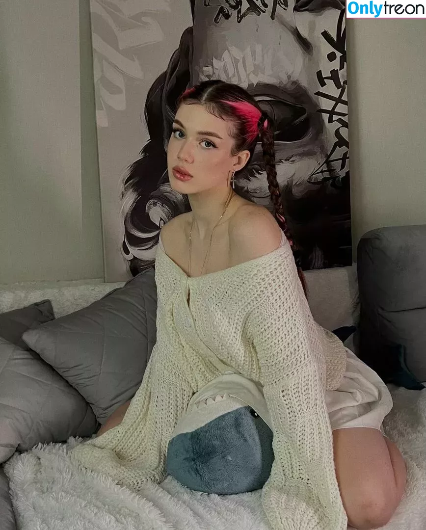 akyuliych nude photo #0072 (anna.utka22)