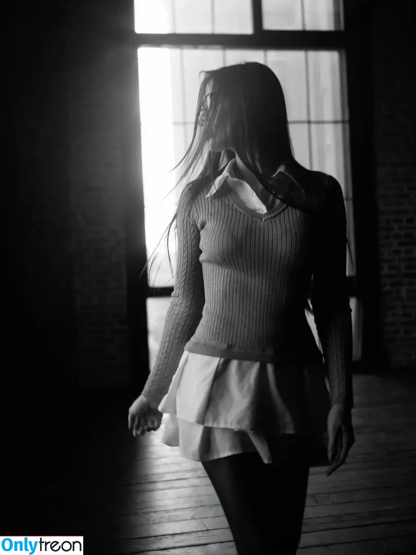 akyuliych nude photo #0407 (anna.utka22)