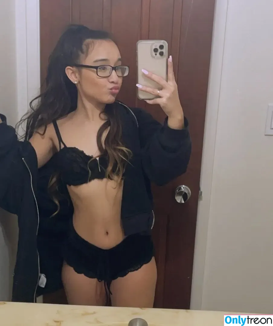 Alahnaly nude photo #0012 (Alahnalyreal)