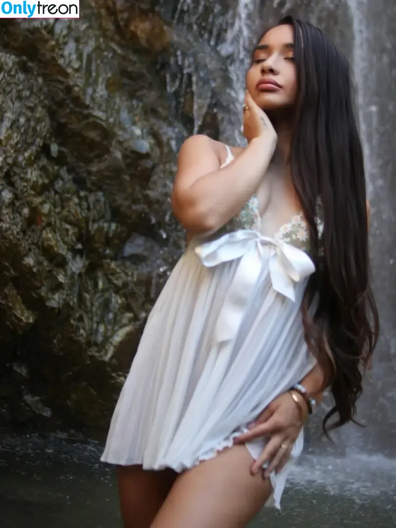Alahnaly nude photo #1488 (Alahnalyreal)