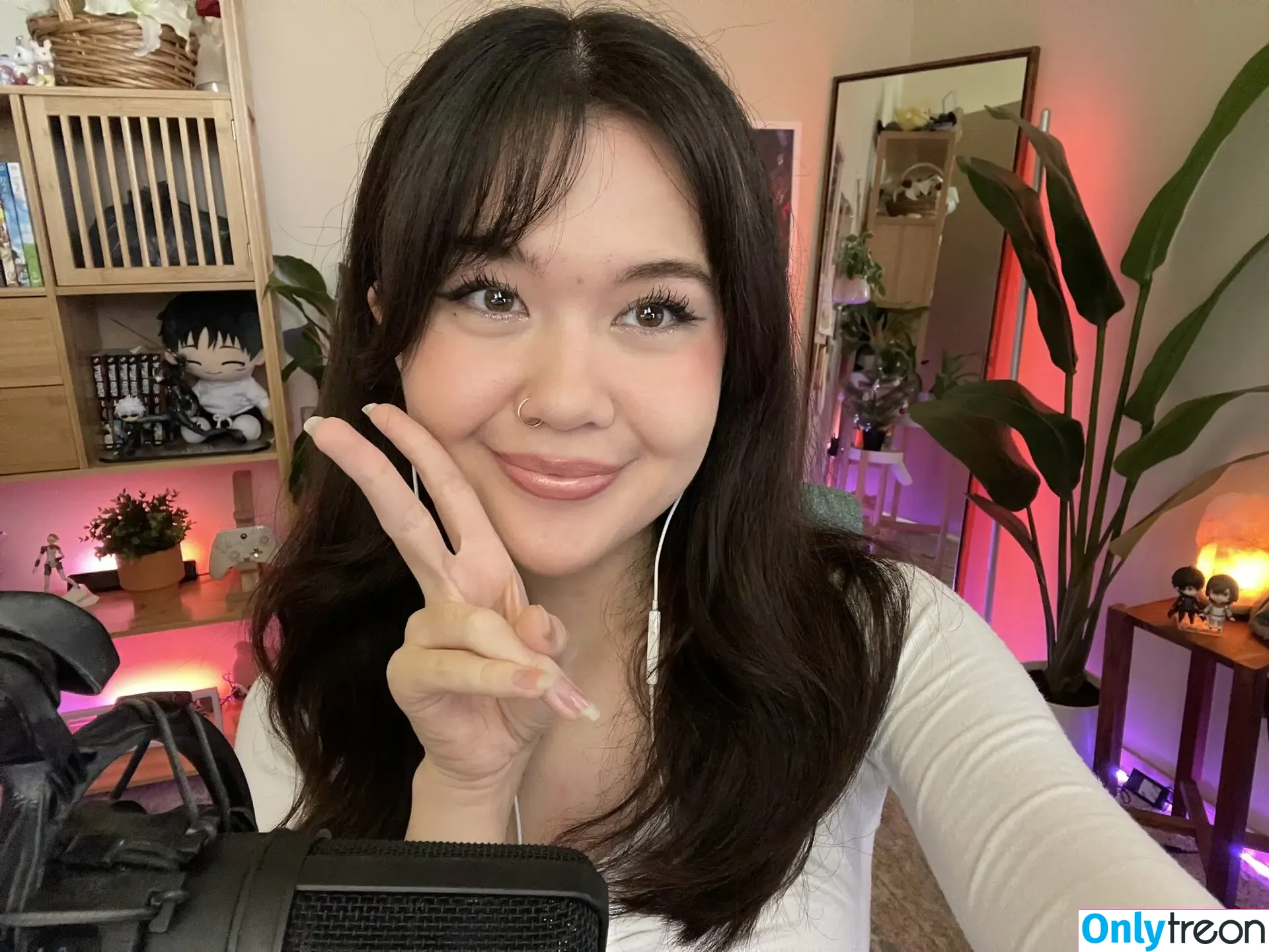 Alana Misako nude photo #0031 (alana.lister / alanamisako)