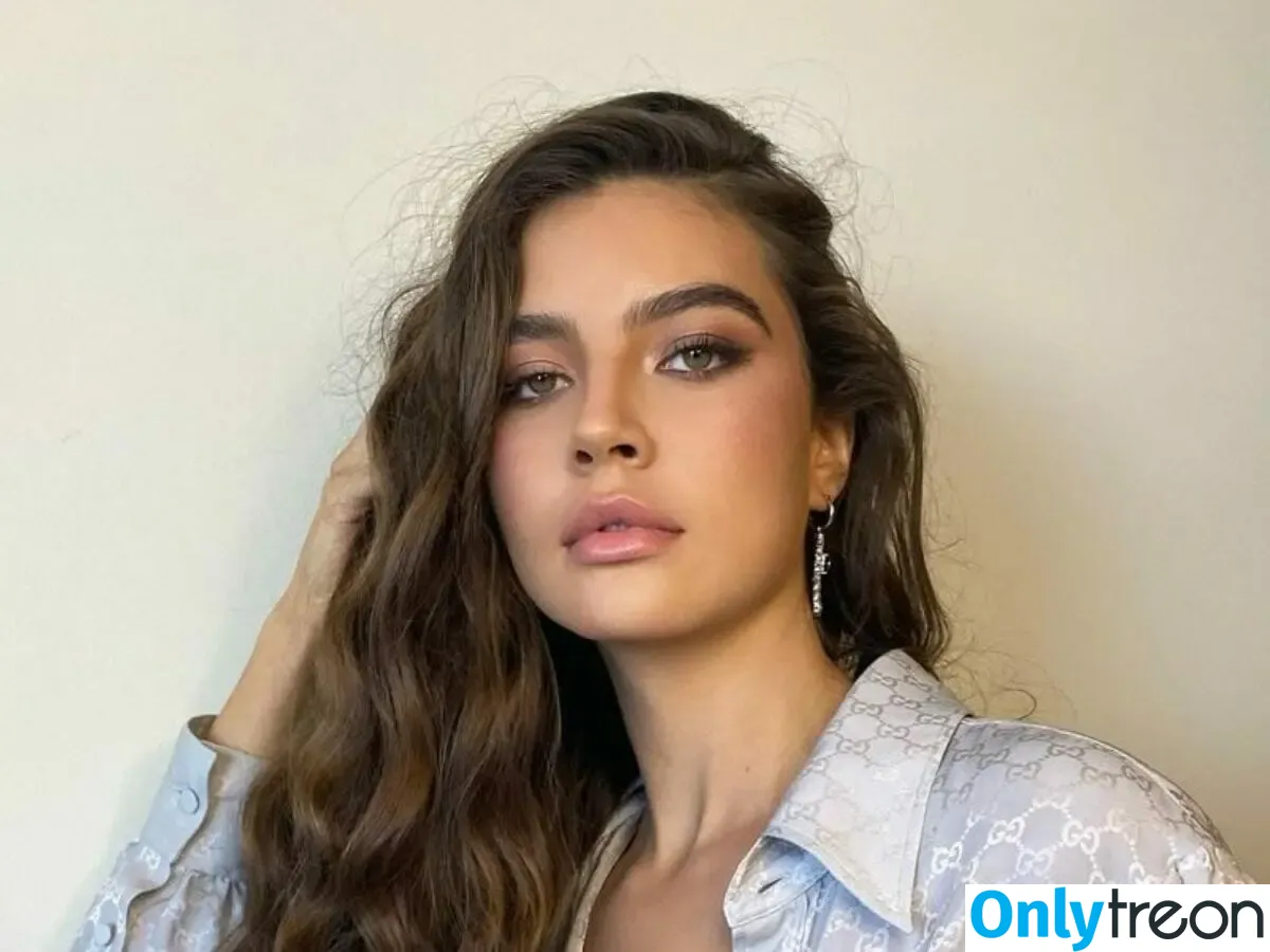 Alanis Guillen nude photo #0031 (alanissguillen)