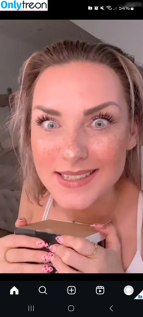 Alciasmomlife nude photo #0088 (Aliciasmomlife)