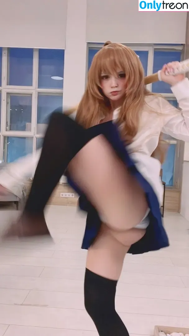 Alcololi nude photo #0021 (Alcoholy / alco__holy / alcoholycos)