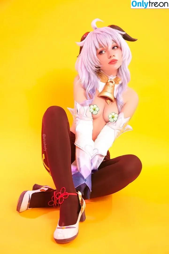 Alcololi nude photo #0041 (Alcoholy / alco__holy / alcoholycos)