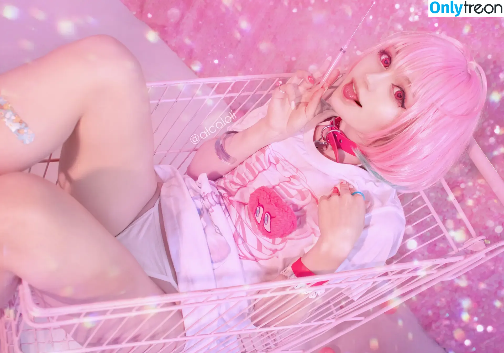 Alcololi nude photo #0218 (Alcoholy / alco__holy / alcoholycos)
