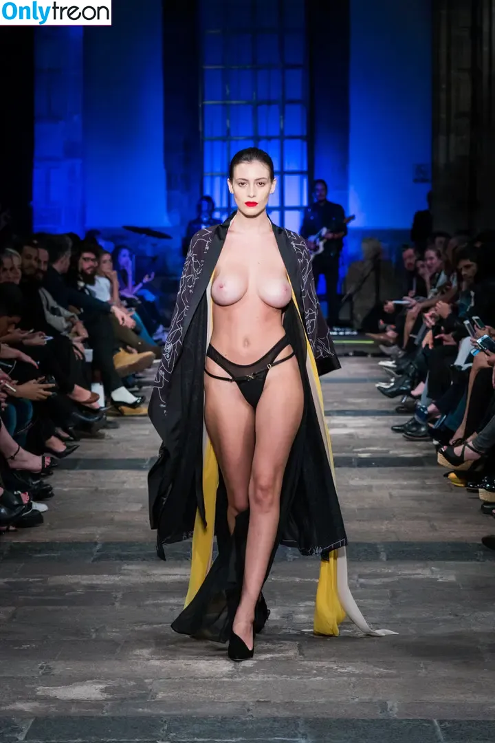 Alejandra Guilmant nude photo #0113 (AleGuilmantFan / aleguilmant)