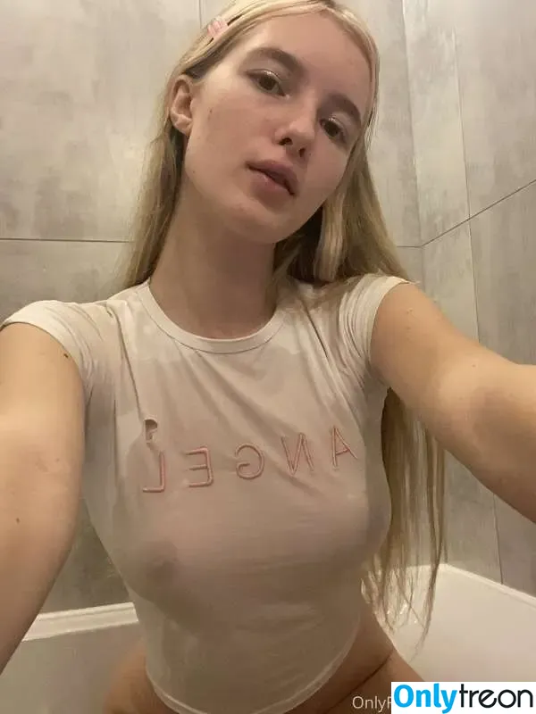 Alena Barhalenko nude photo #0017 (Kisskisska / alena.kiss)