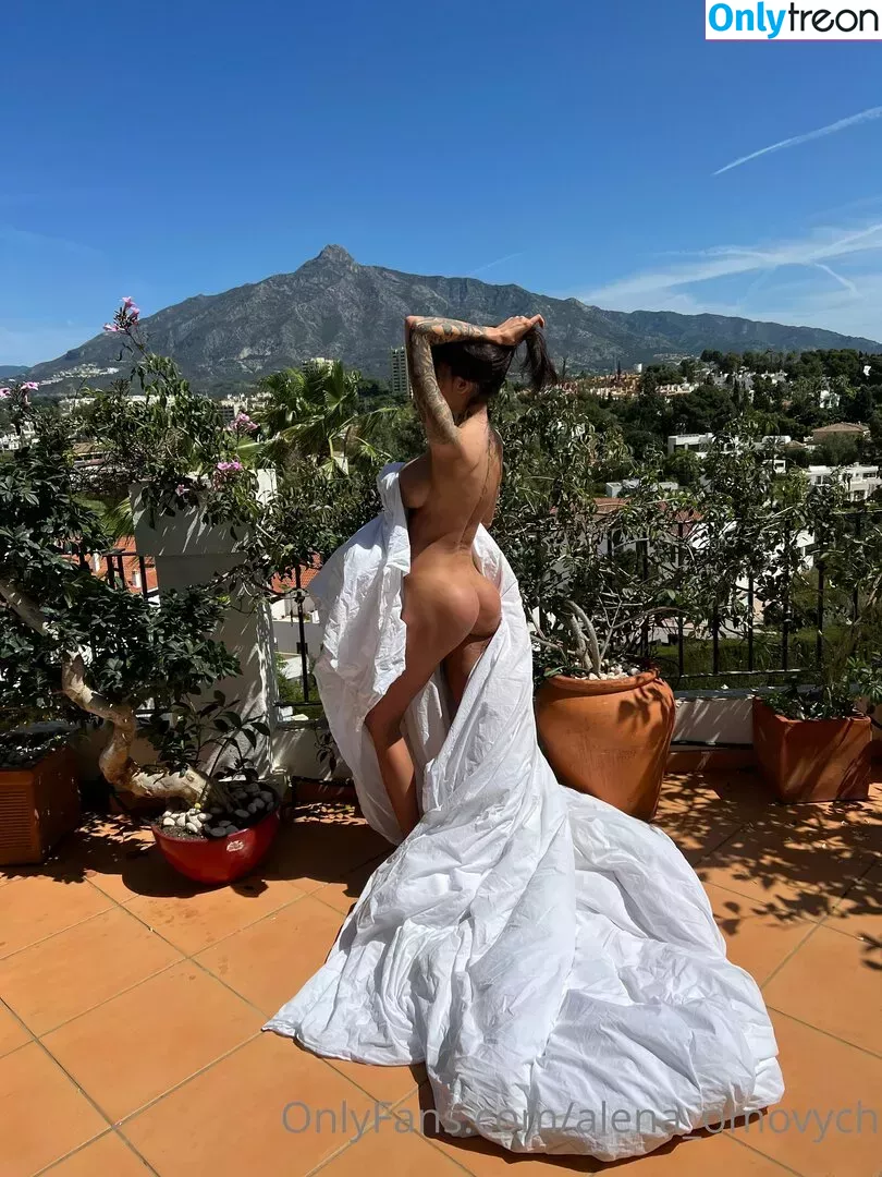 Alena Omovych nude photo #0106 (alena_omovych / alenaomovich)