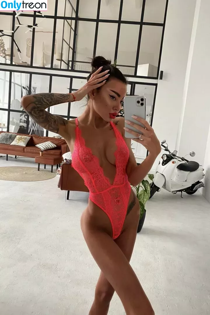 Alena Omovych nude photo #0208 (alena_omovych / alenaomovich)