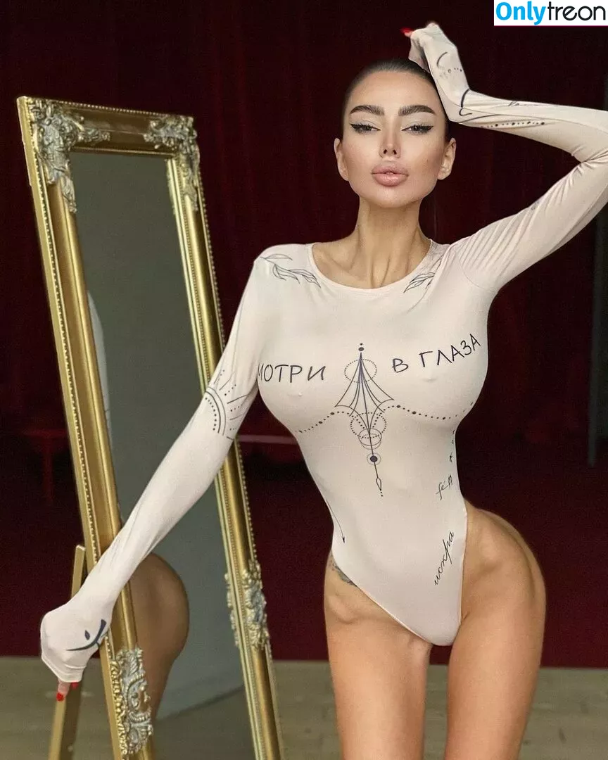Alena Omovych nude photo #0256 (alena_omovych / alenaomovich)