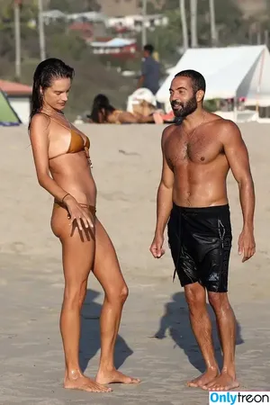 Alessandra Ambrosio / aleambrosio / alelovesanja / alessandraambrosio nude photo #3868