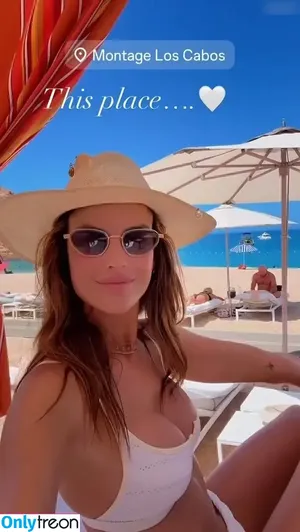 Alessandra Ambrosio / aleambrosio / alelovesanja / alessandraambrosio nude photo #3886
