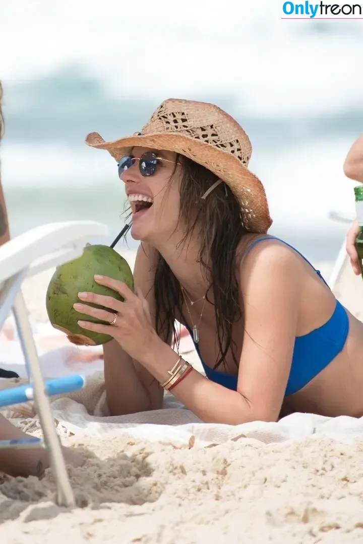 Alessandra Ambrosio nude photo #3727 (aleambrosio / alelovesanja / alessandraambrosio)