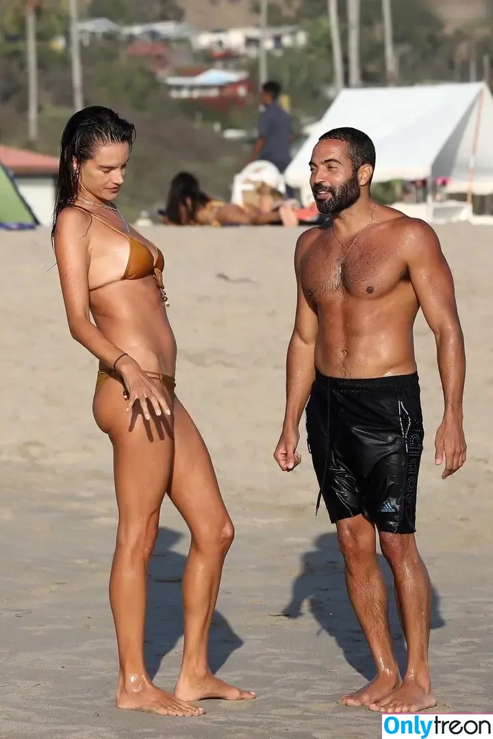 Alessandra Ambrosio nude photo #3868 (aleambrosio / alelovesanja / alessandraambrosio)