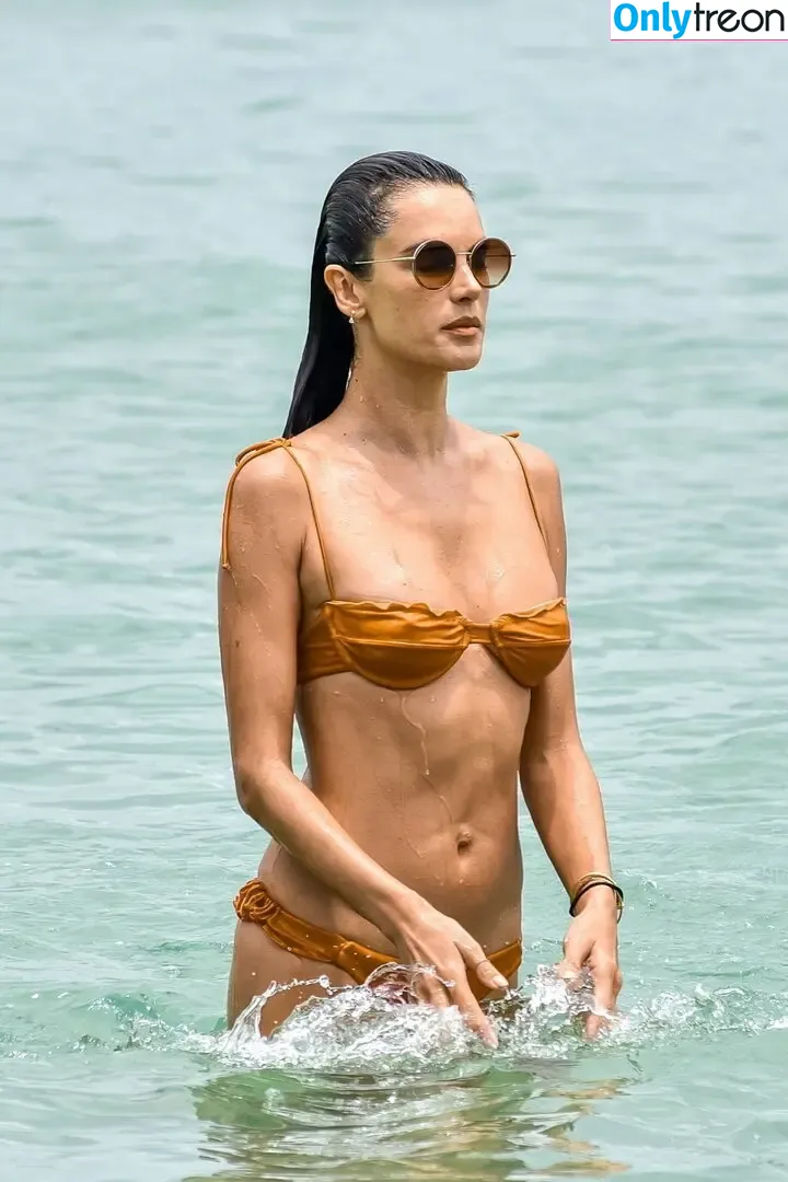 Alessandra Ambrosio nude photo #3994 (aleambrosio / alelovesanja / alessandraambrosio)