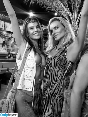 Alessandra Ambrosio / aleambrosio / alelovesanja / alessandraambrosio nude photo #4118