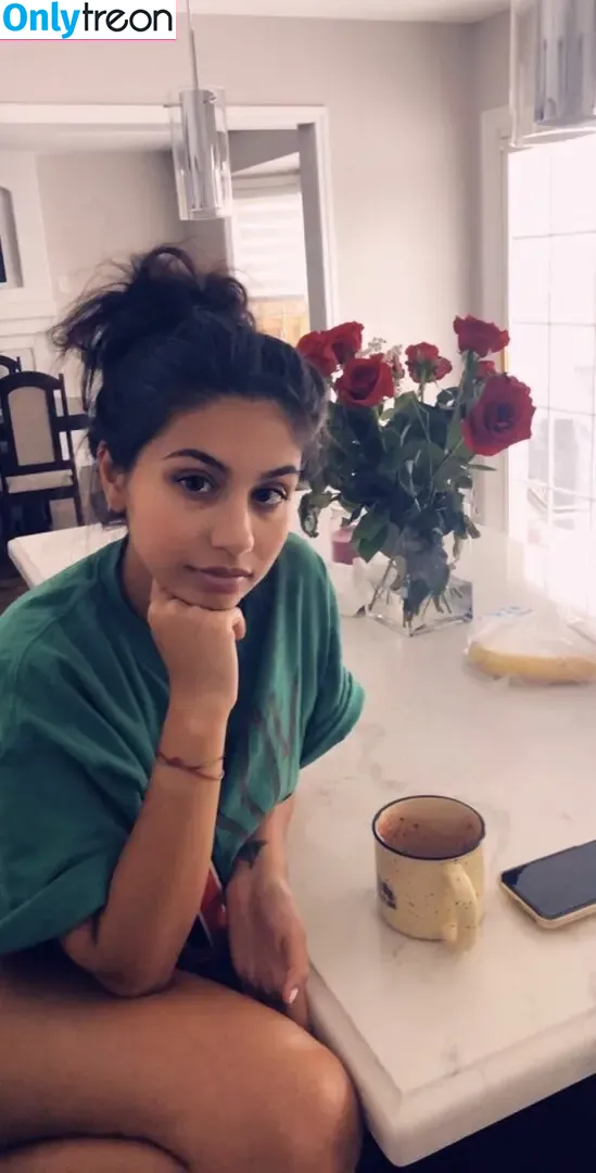 Alessia Cara nude photo #0221 (alessiacara / alessiasmusic)