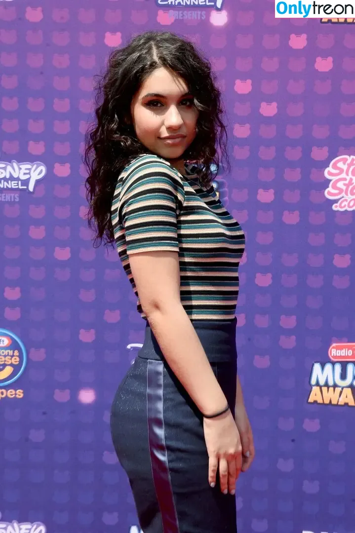 Alessia Cara nude photo #0224 (alessiacara / alessiasmusic)