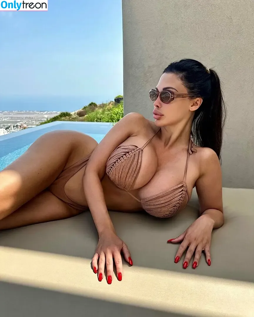 Aletta Ocean nude photo #0595 (ALETTAOCEANXXXX / alettaoceanofficial1)