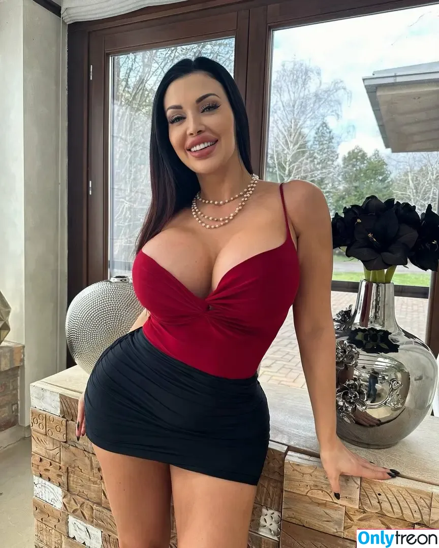 Aletta Ocean nude photo #0605 (ALETTAOCEANXXXX / alettaoceanofficial1)