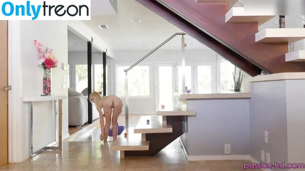 Alex Grey nude photo #0903 (Alexia / alexgreyxxx / guyferrariii)