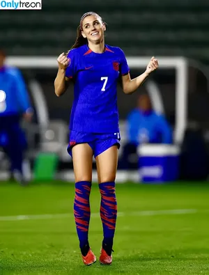 Alex Morgan / alexmorgan13 / alexmorgan_x nude photo #0002