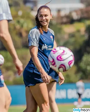Alex Morgan / alexmorgan13 / alexmorgan_x nude photo #0006