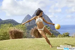 Alex Morgan / alexmorgan13 / alexmorgan_x nude photo #0063