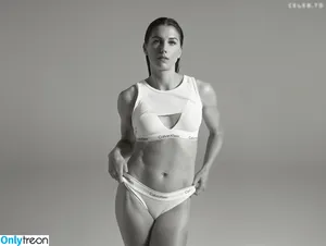Alex Morgan / alexmorgan13 / alexmorgan_x nude photo #0081