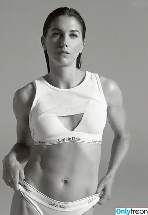 Alex Morgan / alexmorgan13 / alexmorgan_x nude photo #0084