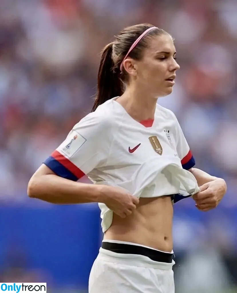 Alex Morgan nude photo #0112 (alexmorgan13 / alexmorgan_x)