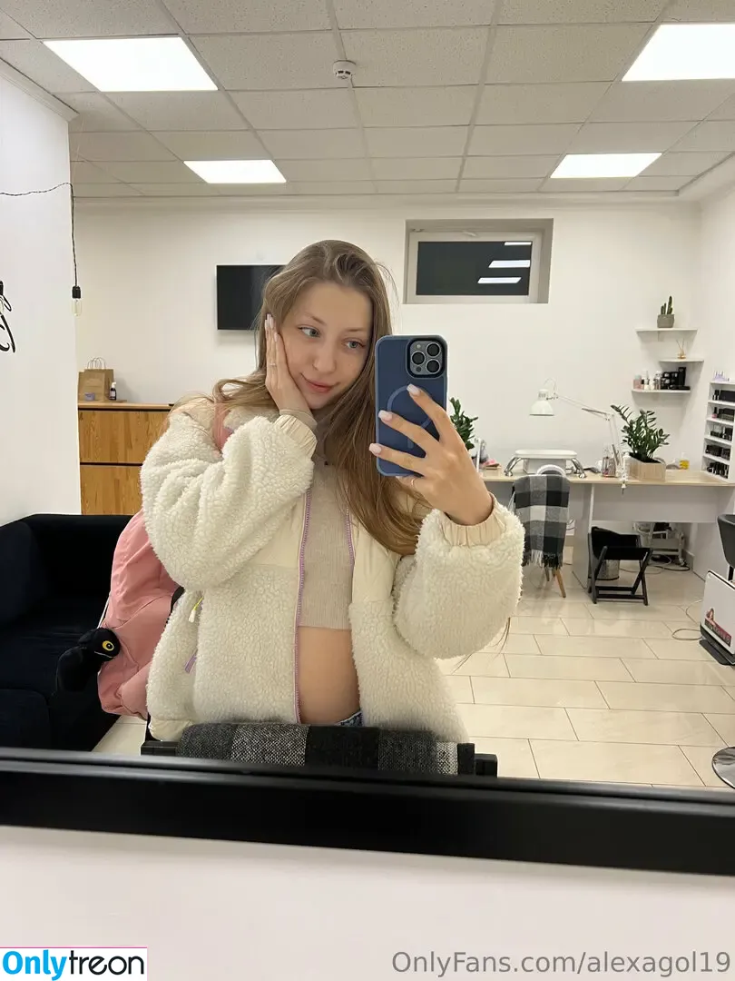 alexagol19 nude photo #0002 (alexagol19)