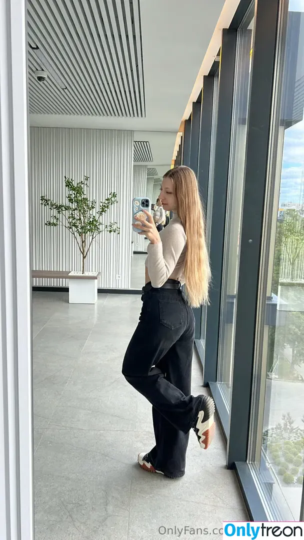 alexagol19 nude photo #0007 (alexagol19)
