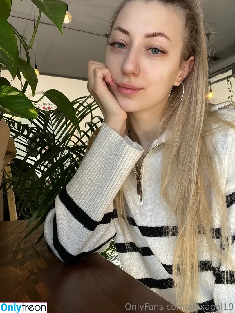 alexagol19 nude photo #0033 (alexagol19)