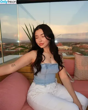 Alexaisobell / anyuser / lylaclex nude photo #0006
