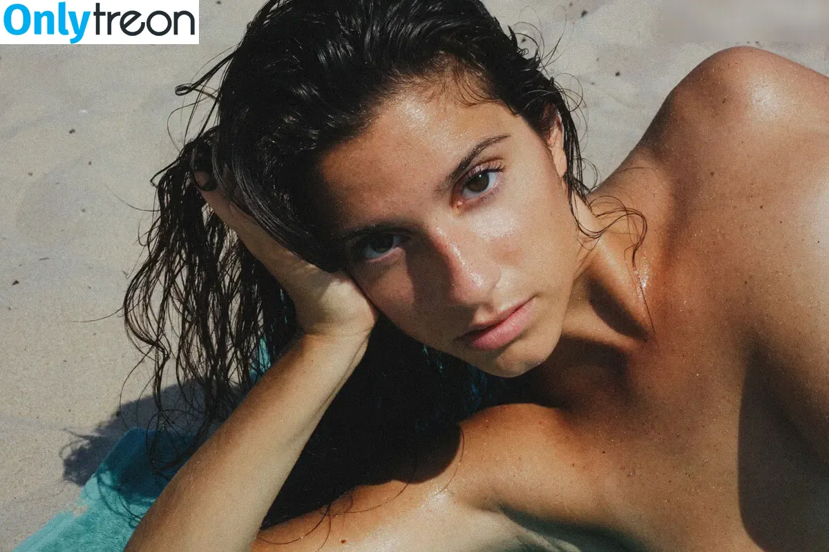 Alexandra Berlingieri nude photo #0017 (Alexandra Berlingieri)