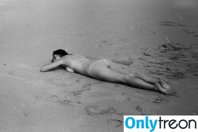 Alexandra Berlingieri nude photo #0041 (Alexandra Berlingieri)
