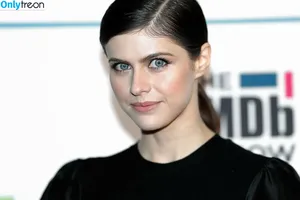 Alexandra Daddario / alexandradaddario nude photo #2482