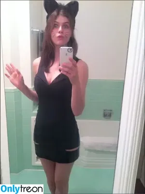 Alexandra Daddario / alexandradaddario nude photo #2495