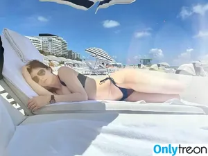 Alexandra Daddario / alexandradaddario nude photo #2526